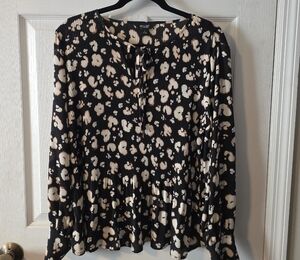 Simply Vera Vera Wang Black and Cream Patterned Blouse